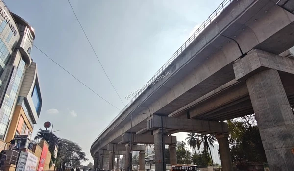Elevated Namma Metro Green Line passing near Royal Meenakshi Mall on Bannerghatta Road